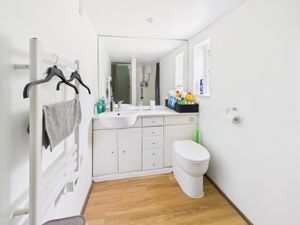 Annex Shower Room- click for photo gallery